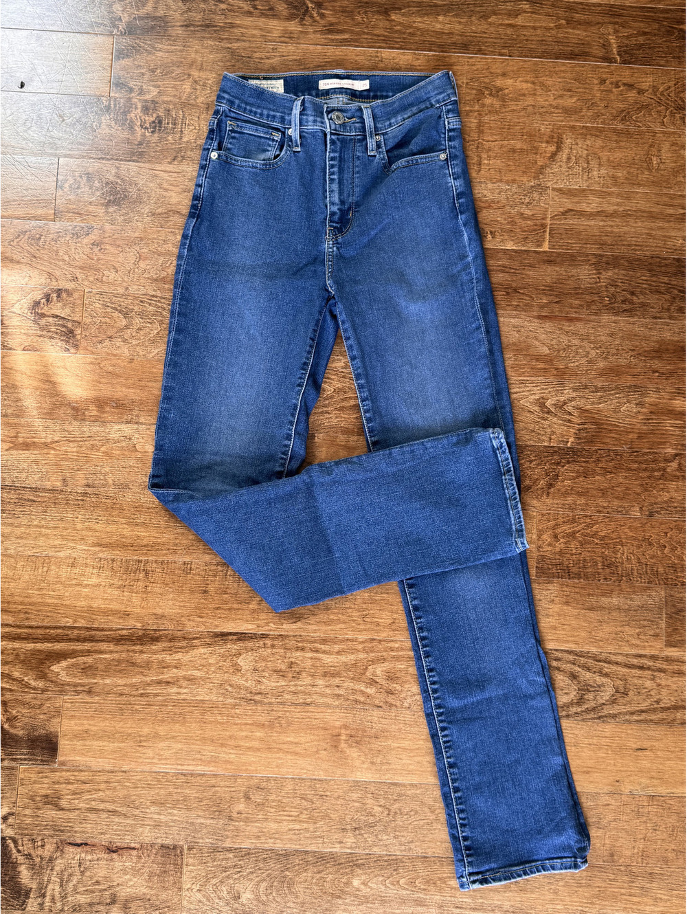 Levi's Premium 724 High Rise Slim Straight Jeans Womens 25 Medium Wash Big E